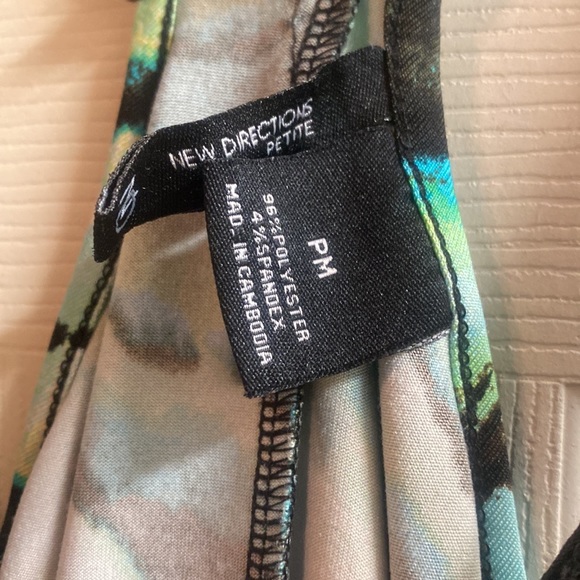 New Directions Petite Black Blue Yellow Green Wild Print Dressy Tank Top Size M - Picture 5 of 5